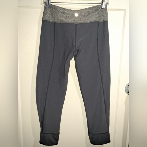 reversible Capri / Cropped Lululemon Atheltica Leggings - Picture 5 of 13
